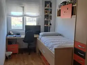 Habitación de Casa adosada en venta en Modúbar de la Emparedada con Calefacción, Jardín privado y Trastero