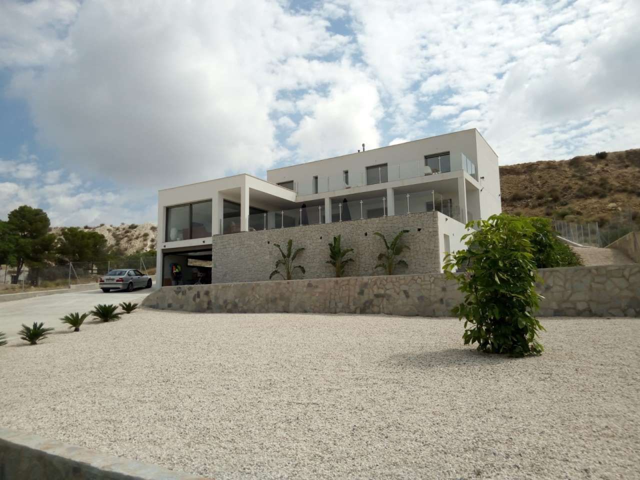 Vista exterior de Casa o xalet en venda en Alicante / Alacant amb Aire condicionat, Jardí privat i Terrassa