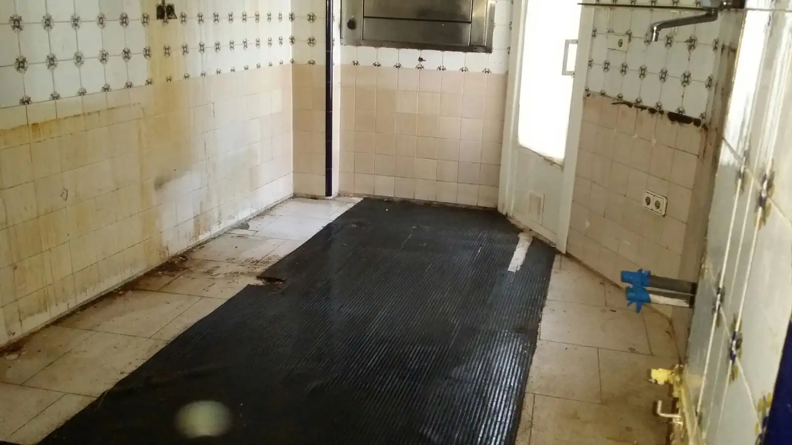 Bany de Local en venda en Almoster