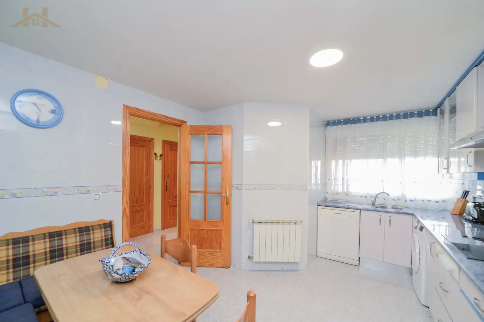 Cocina de Casa adosada en venta en San Martín de Valdeiglesias con Calefacción y Jardín privado
