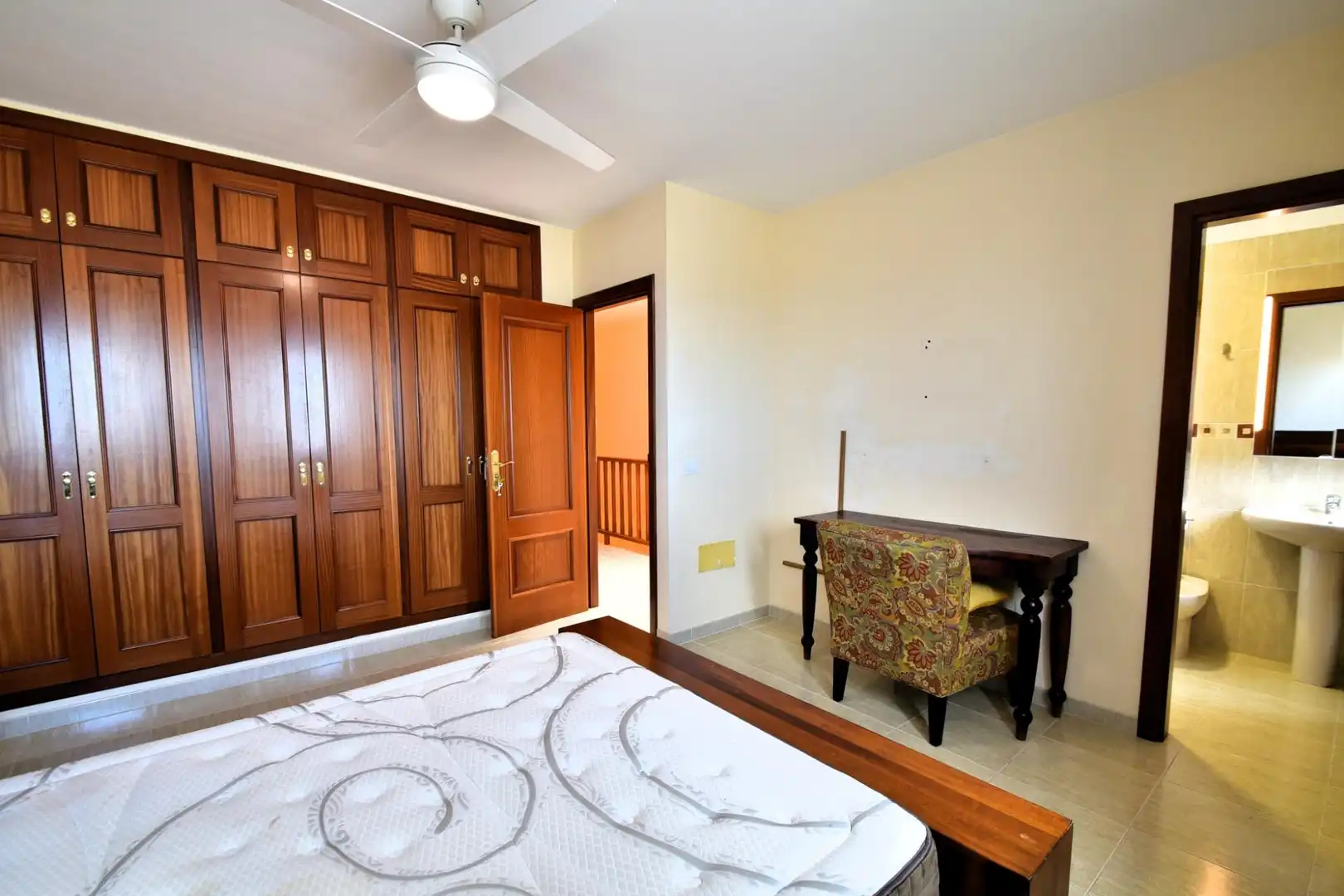 Habitación de Casa adosada de alquiler en San Cristóbal de la Laguna con Aire acondicionado, Calefacción y Jardín privado
