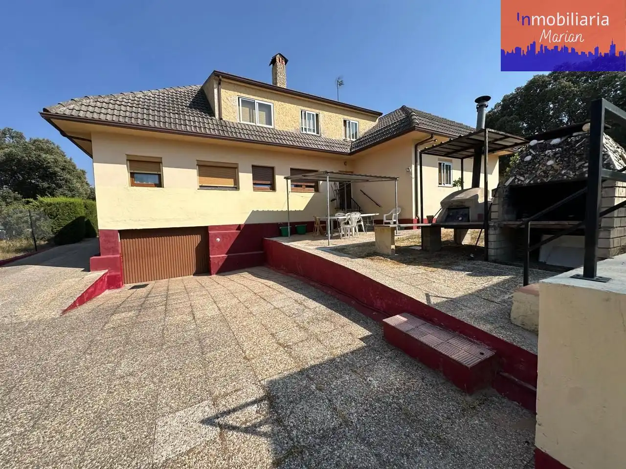 Vista exterior de Casa o chalet en venta en Aranda de Duero con Calefacción, Jardín privado y Piscina