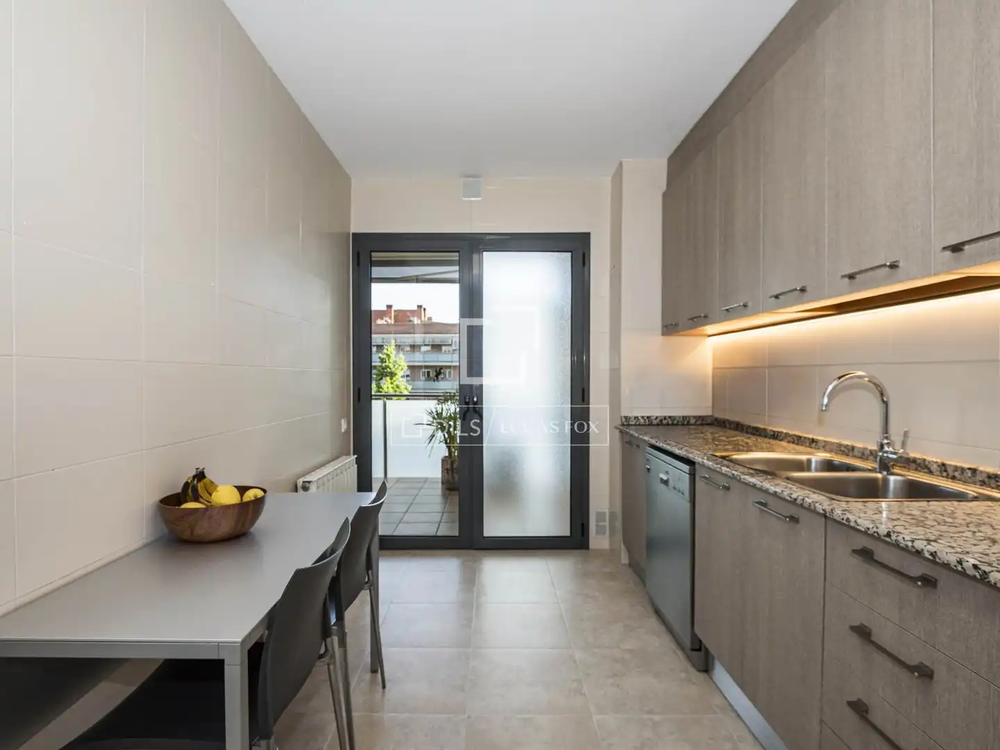 Kitchen of Flat for sale in Sant Cugat del Vallès  with Air Conditioner, Heating and Terrace