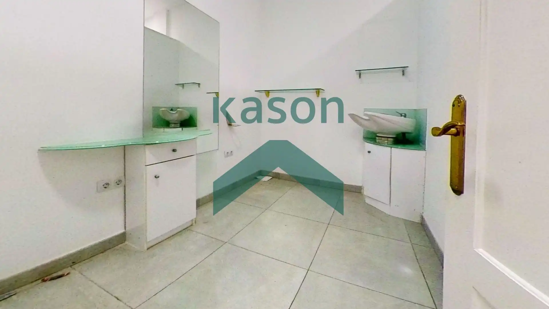 Baño de Local de alquiler en Madrid con Aire acondicionado