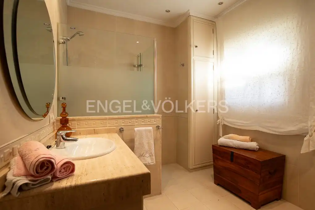 Baño de Casa o chalet en venta en Castellón de la Plana / Castelló de la Plana con Calefacción, Jardín privado y Terraza