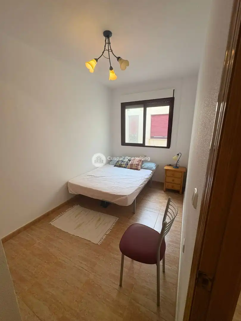 Habitación de Ático en venta en Población de Arroyo con Calefacción y Amueblado