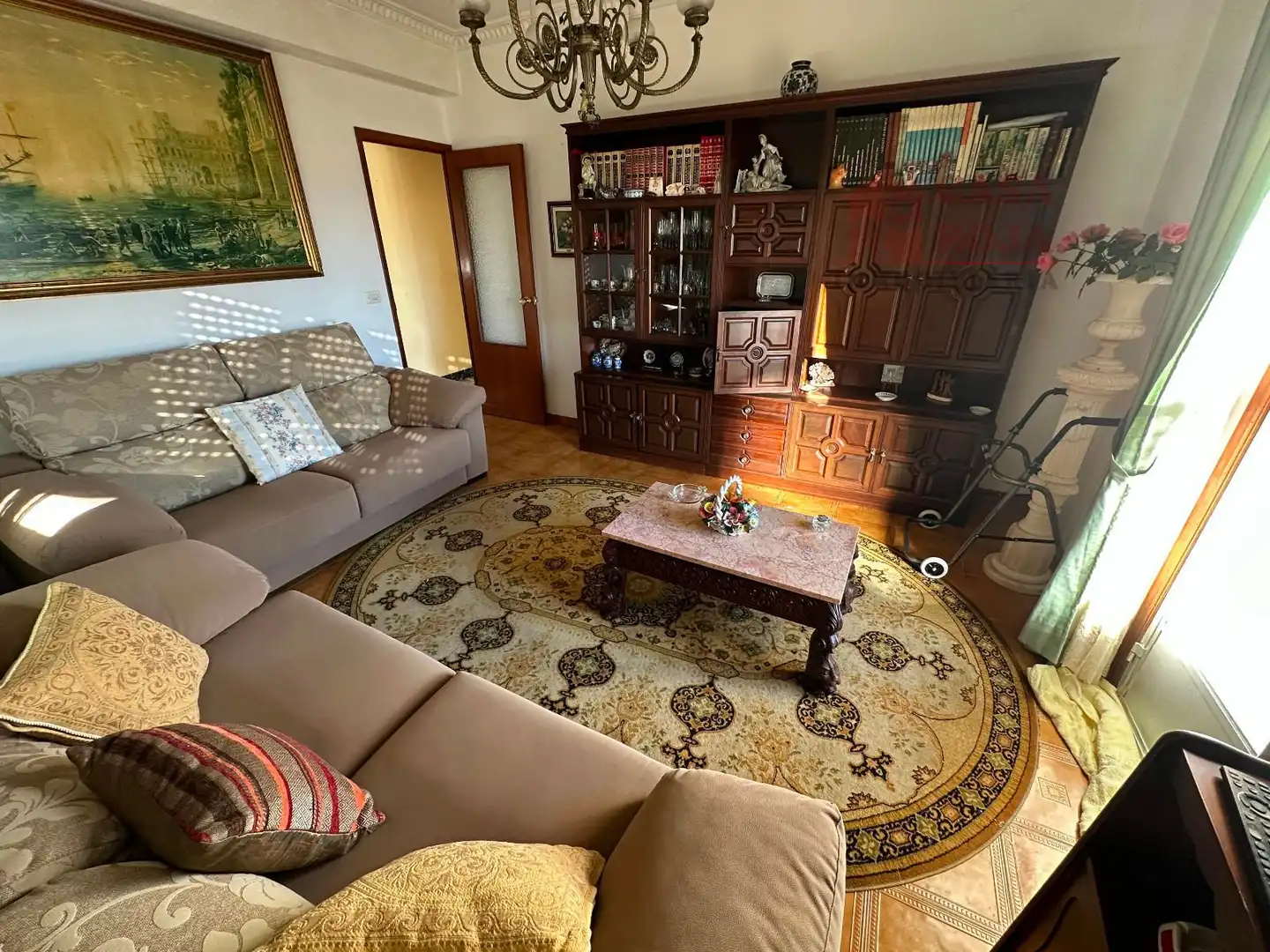 Sala d'estar de Casa o xalet en venda en Cangas  amb Calefacció, Terrassa i Traster