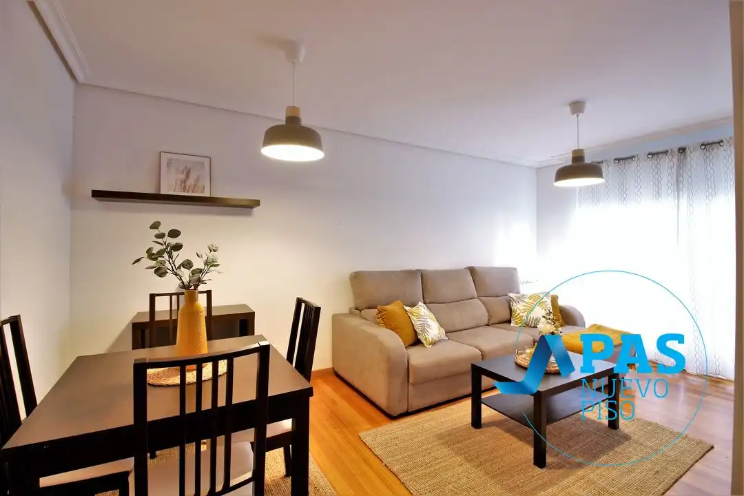 Sala de estar de Piso de alquiler en Piélagos con Calefacción, Jardín privado y Parquet