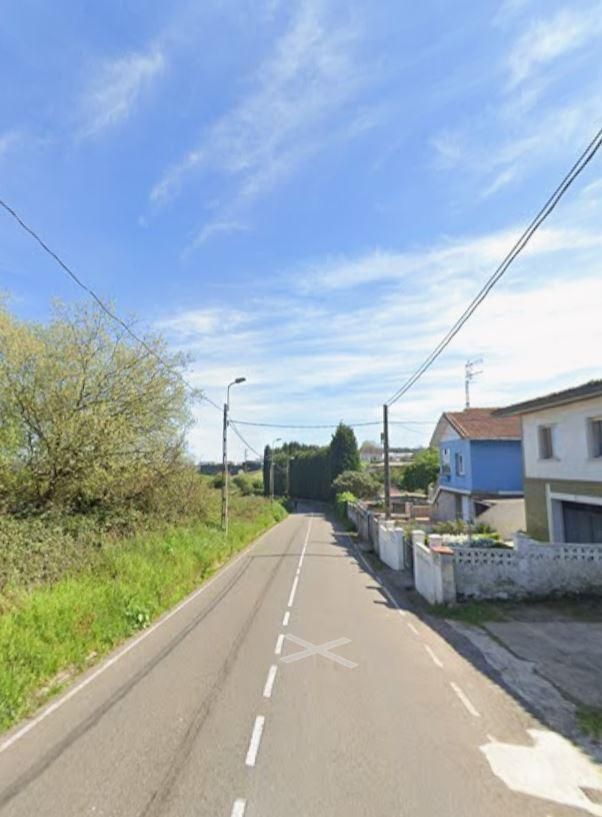 Vista exterior de Casa o xalet en venda en Avilés amb Piscina comunitària