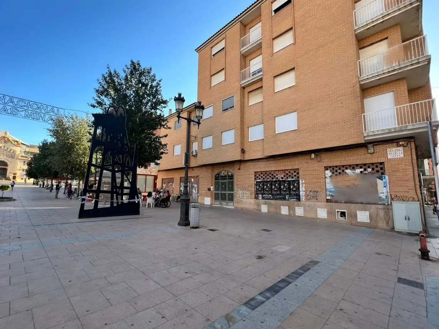 Local comercial en alquiler en Plaza JOAQUIN COSTA, imagen 2