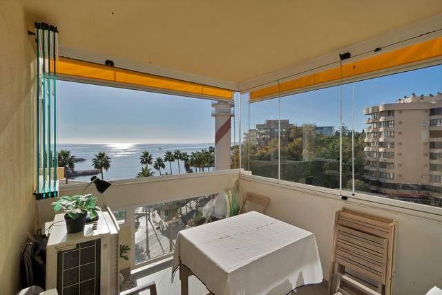 Apartamento en Venta en  11 Avenida Duque de Ahumada #Planta 5, Edificio O en Playa Bajadilla - Puertos