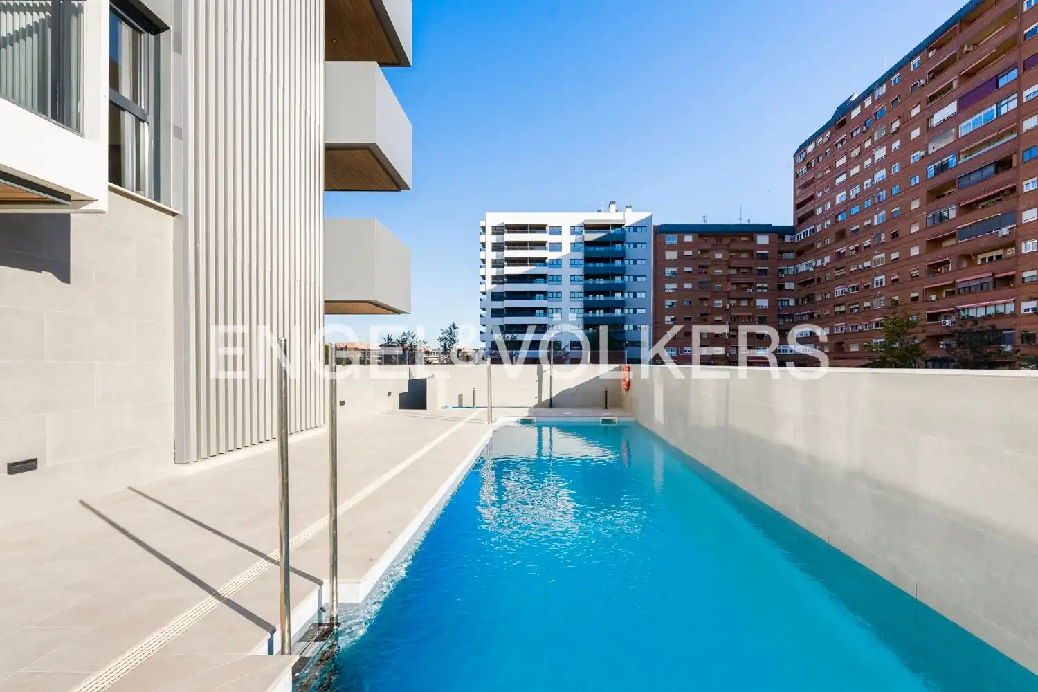 Swimming pool of Flat for rent in Valencia  with Air Conditioner, Heating and Terrace