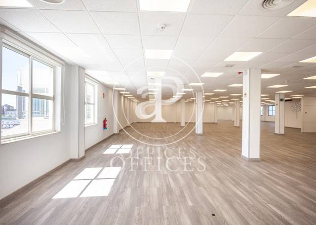 Oficina en Alquiler en C. de Manuel Tovar, 33 en Tres Olivos - Valverde