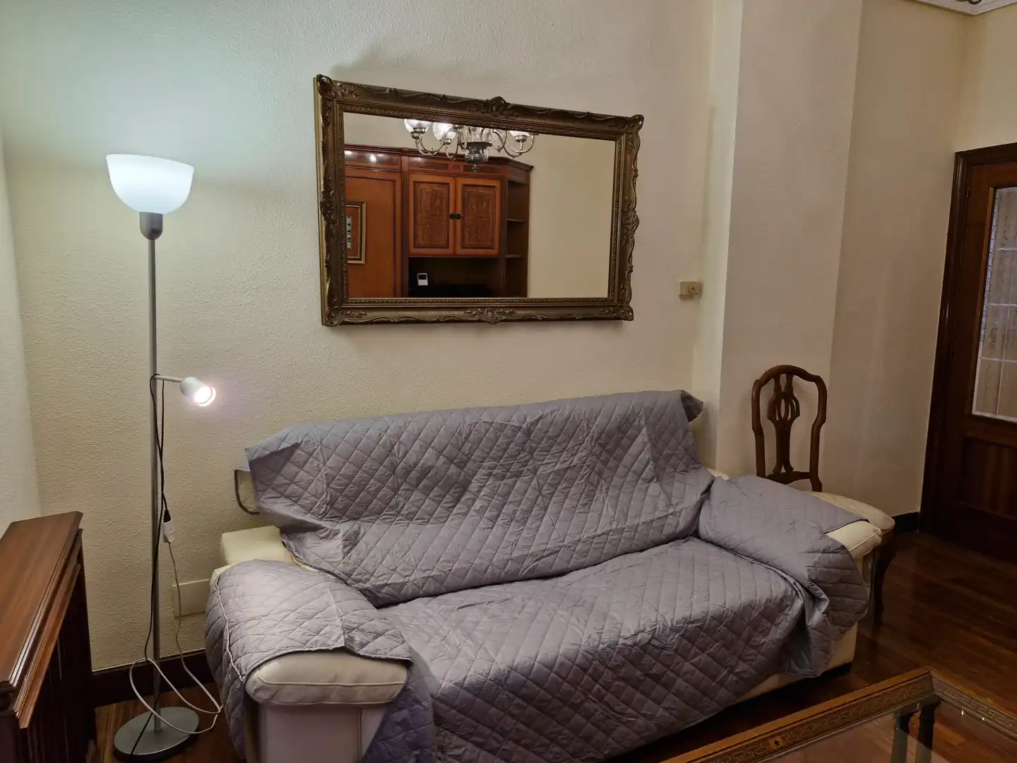 Sala de estar de Piso de alquiler en Bilbao  con Calefacción, Parquet y Amueblado