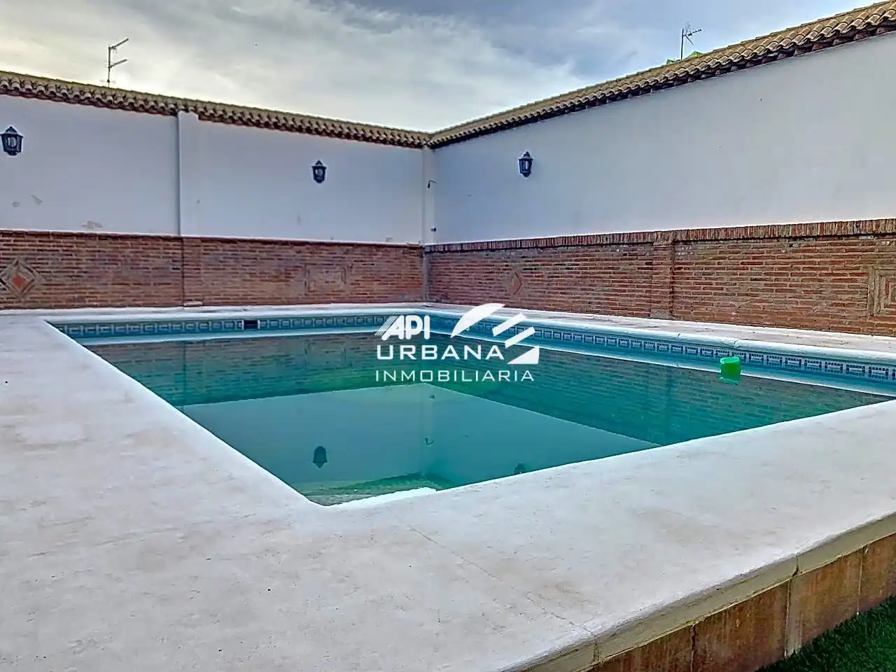 Piscina de Casa o chalet en venta en Lucena con Aire acondicionado, Jardín privado y Terraza