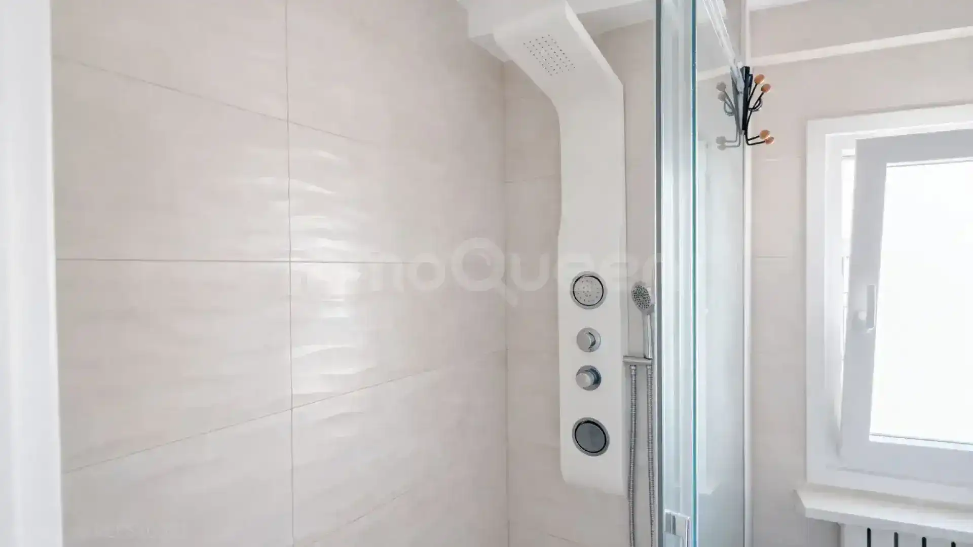 Bathroom of Flat for sale in Zaragoza  with Heating, Terrace and Furnished