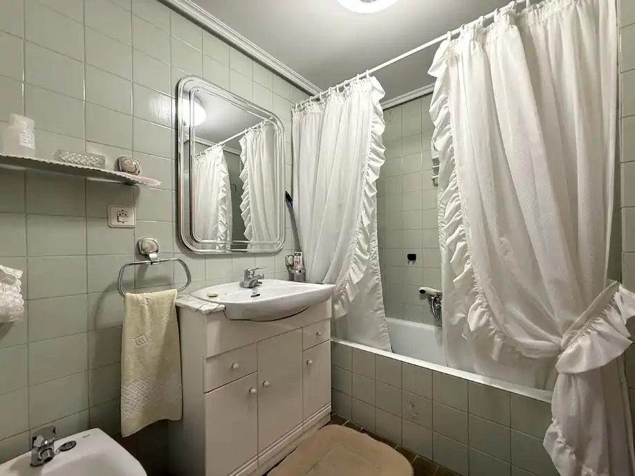 Baño de Piso en venta en Vitoria - Gasteiz con Calefacción, Parquet y Trastero