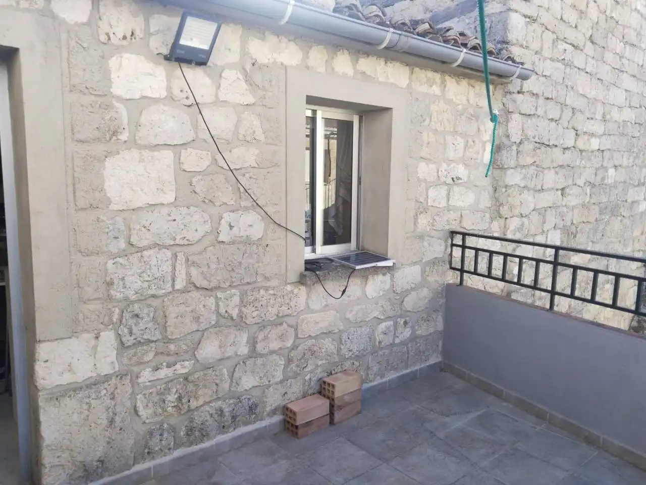 Vista exterior de Casa adosada en venta en Susinos del Páramo con Calefacción, Terraza y Amueblado