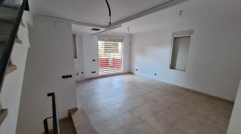 Foto 3 de Casa adosada en venta en C/ Alzira, Corinto - Almarda, Sagunto / Sagunt