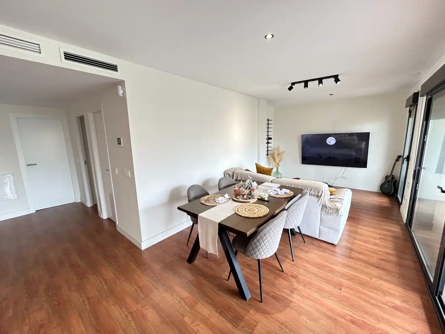 Comedor de Planta baja en venta en Almería con Aire acondicionado, Calefacción y Jardín privado