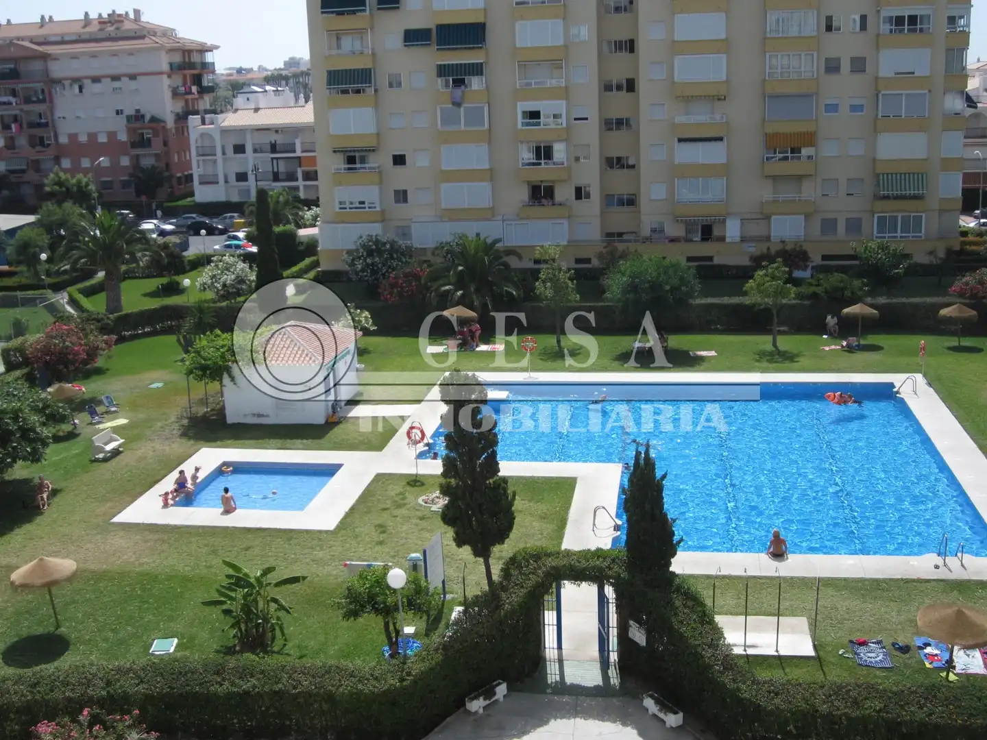 Vista exterior de Pis en venda en Torrox amb Aire condicionat i Piscina