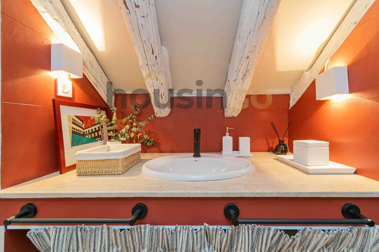 Bathroom of Attic for rent in Madrid  with Air Conditioner, Heating and Parquet flooring