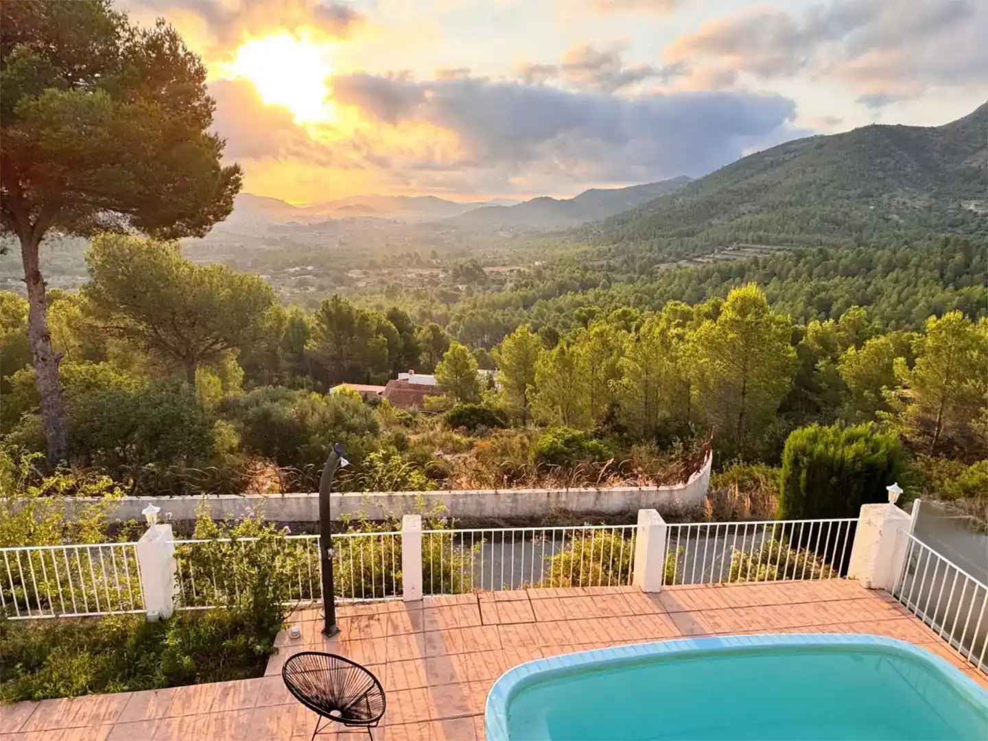 Vista exterior de Casa o xalet en venda en Parcent amb Piscina i Balcó