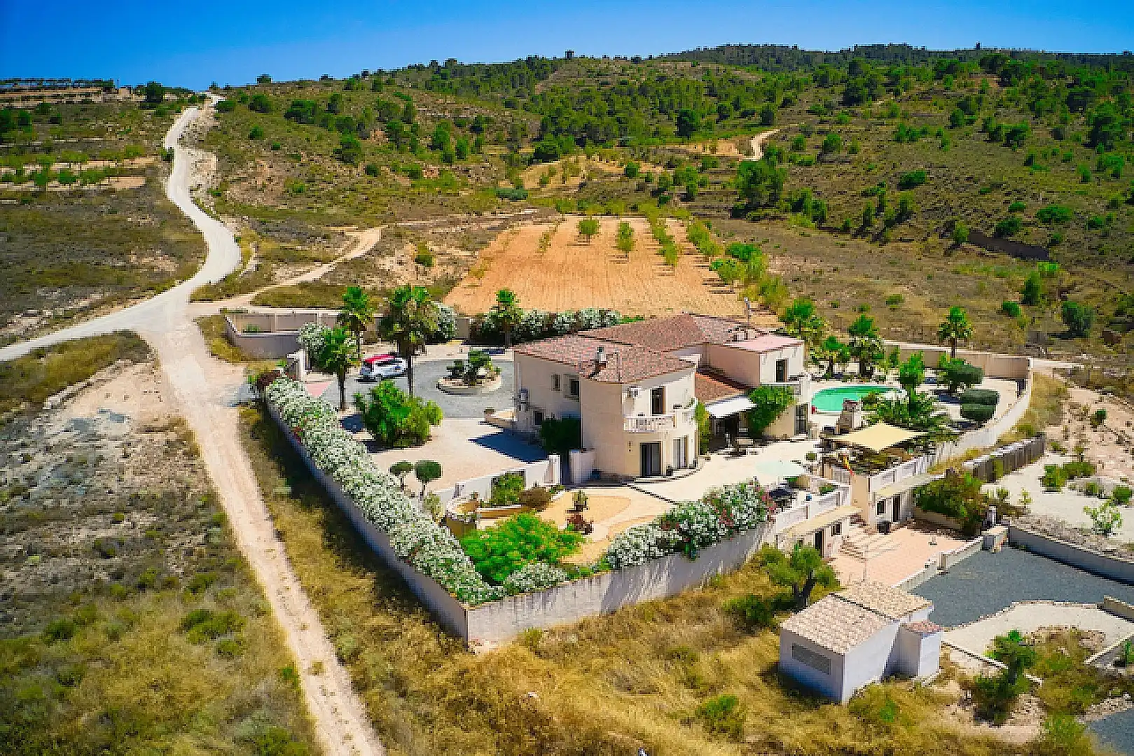 Vista exterior de Casa o xalet en venda en Orihuela amb Aire condicionat, Terrassa i Alarma