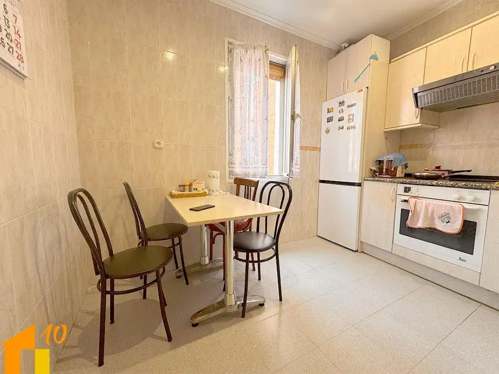 Cocina de Piso en venta en Briviesca con Calefacción y Terraza