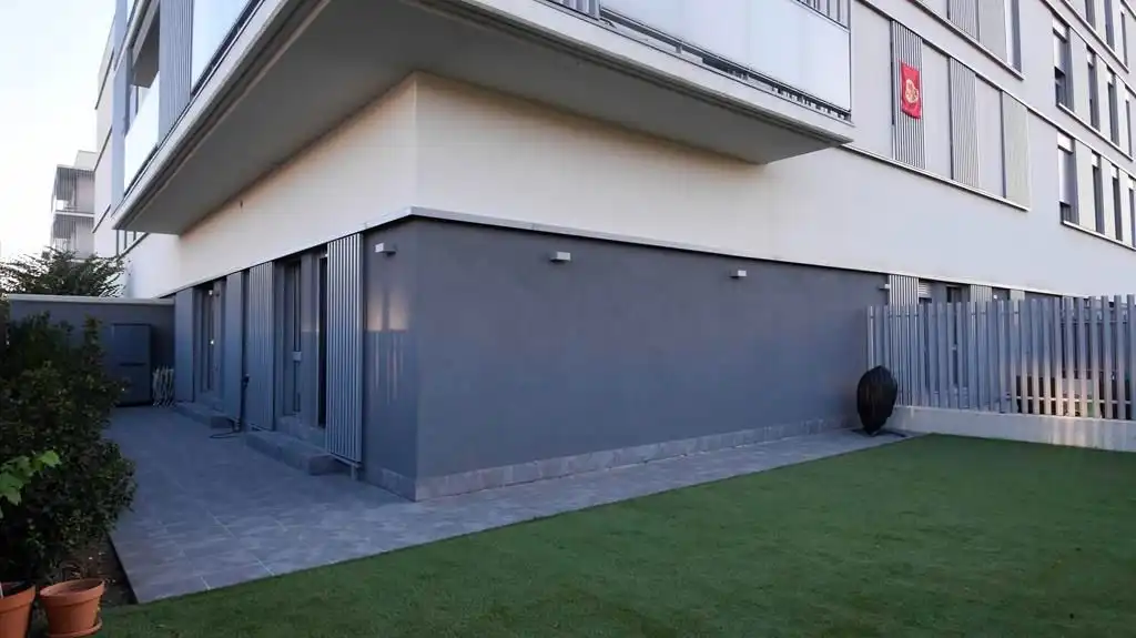Außenansicht von Wohnung zur Miete in Domeny