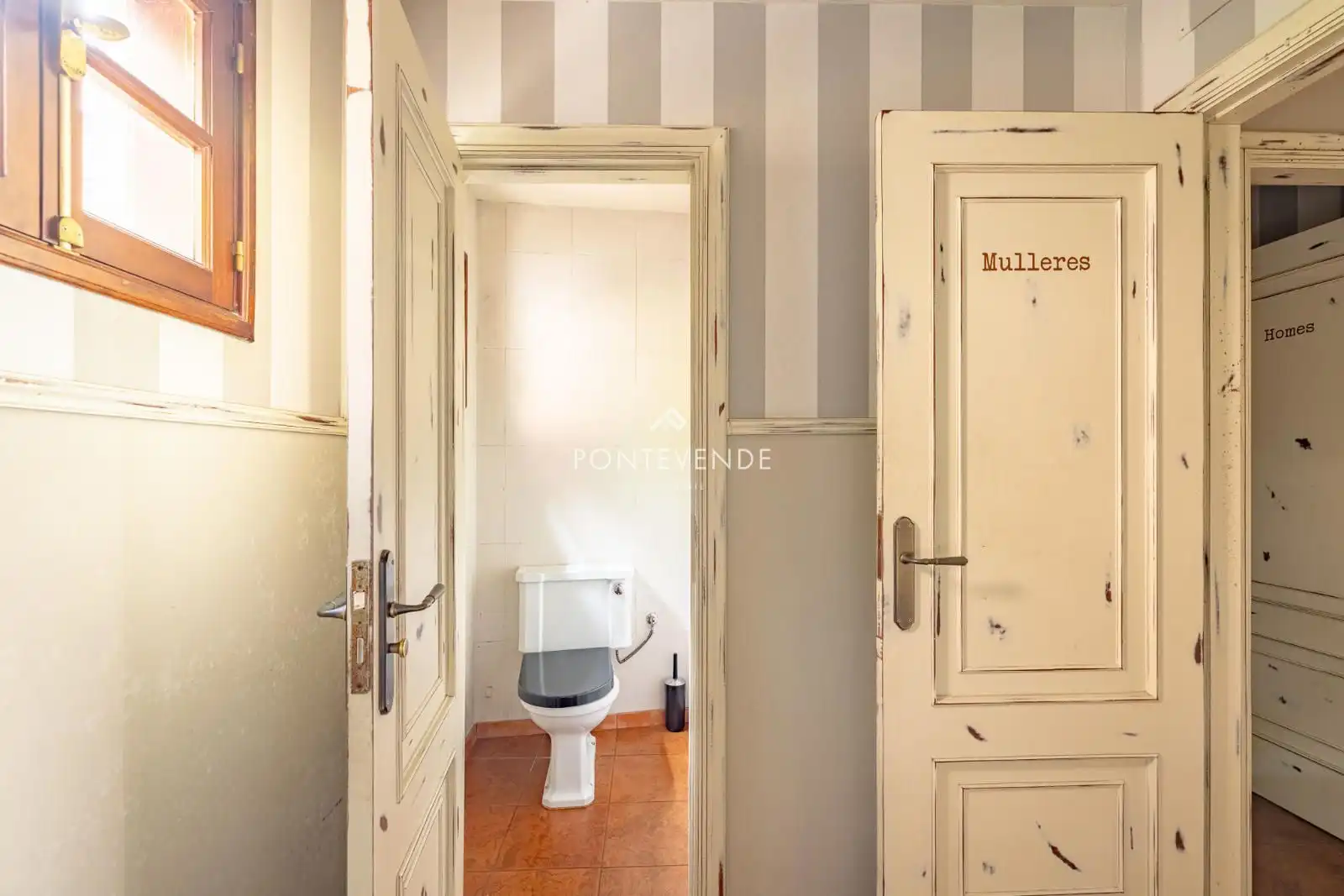 Badezimmer von Gebäude zum Verkauf in Pontevedra Capital 