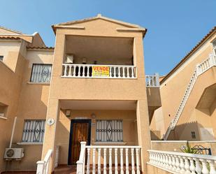 Vista exterior de Apartament en venda en Orihuela amb Piscina