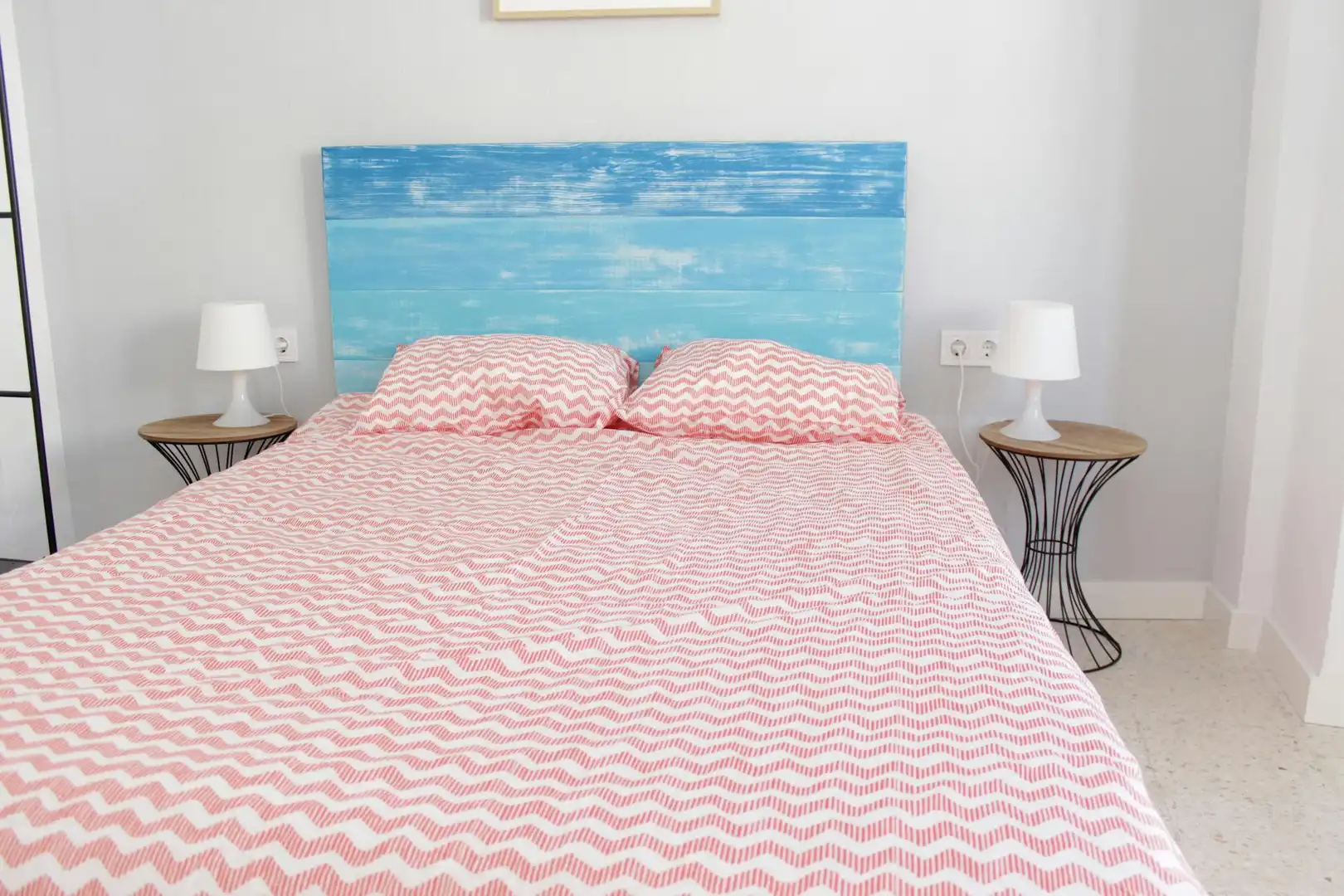 Bedroom of Flat for share in  Sevilla Capital  with Air Conditioner, Furnished and Washing machine
