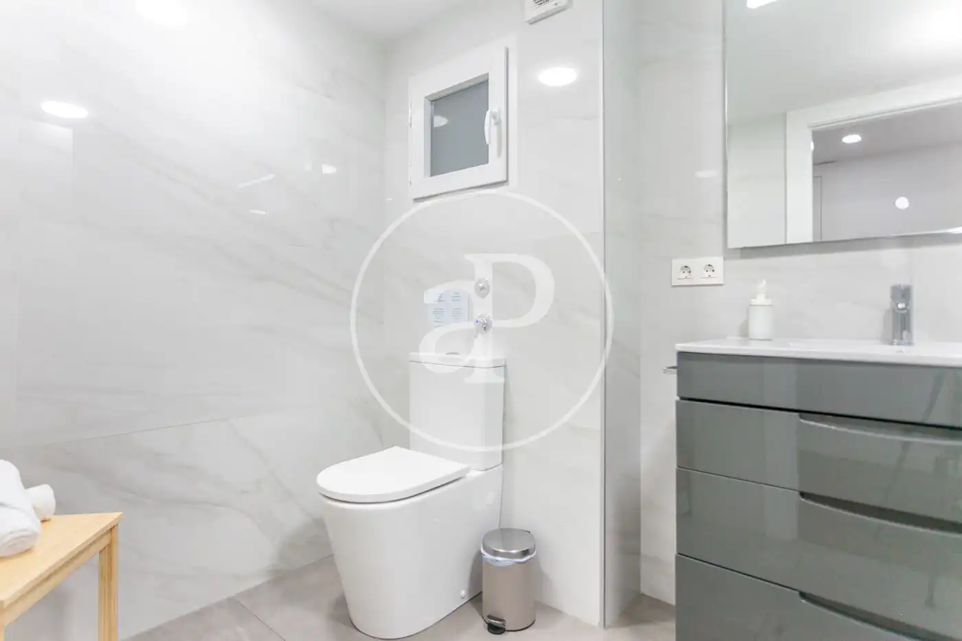 Bathroom of Flat for sale in Valencia  with Air Conditioner and Heating