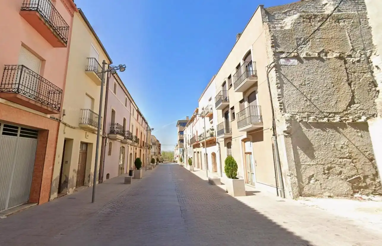 Vista exterior de Pis en venda en Almacelles amb Jardí privat