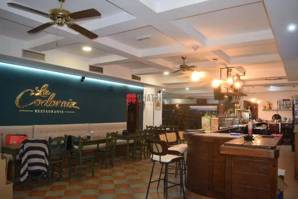 Local comercial de lloguer a Alfredo Brañas, imagen 3