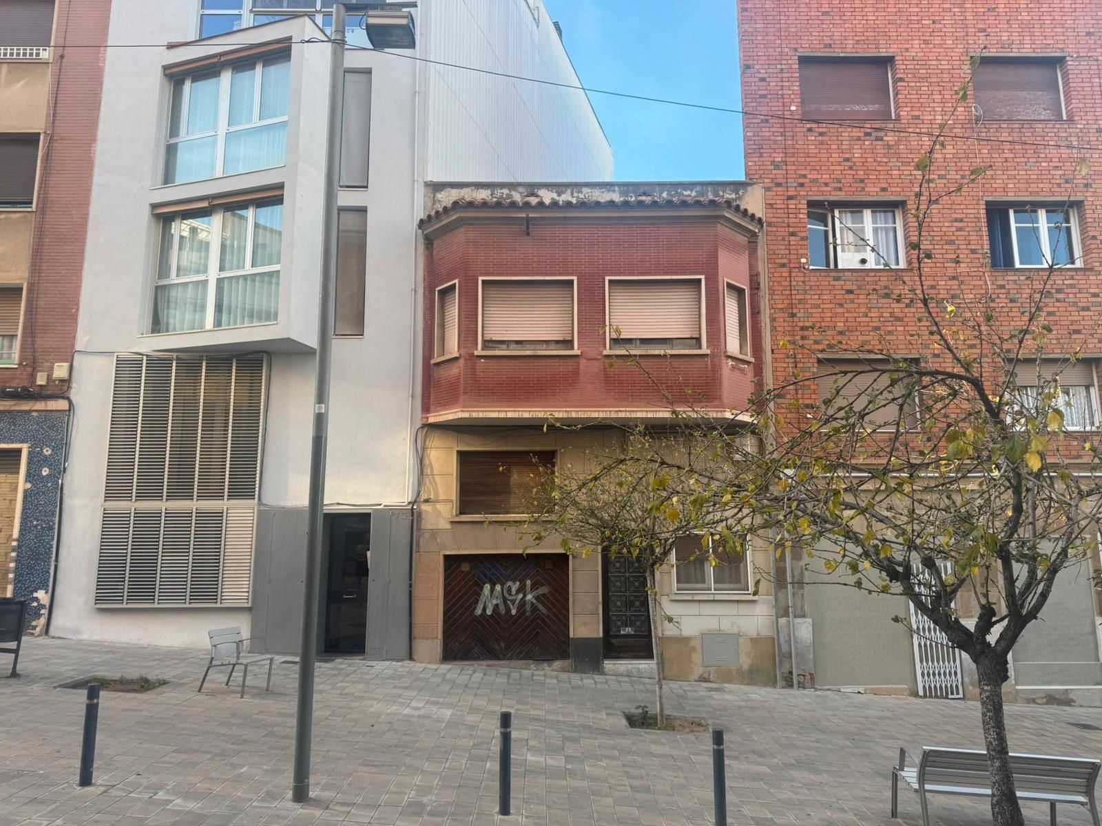 Vista exterior de Casa adosada en venda en  Barcelona Capital amb Terrassa i Moblat