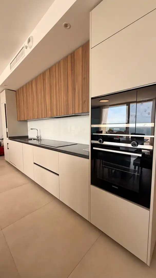 Küche von Dachboden zum Verkauf in Benalmádena mit Klimaanlage, Terrasse und Abstellraum