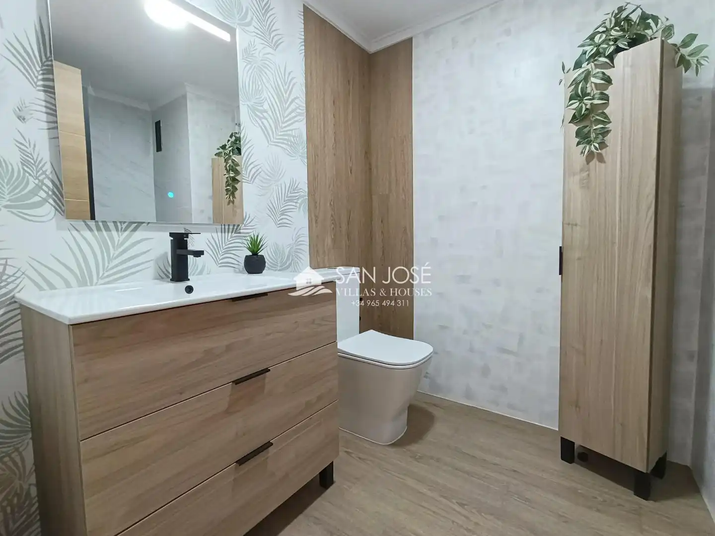 Baño de Piso en venta en Monóvar  / Monòver con Amueblado y Balcón