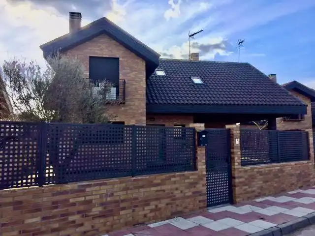 Vista exterior de Casa o chalet de alquiler en El Álamo con Calefacción, Jardín privado y Terraza