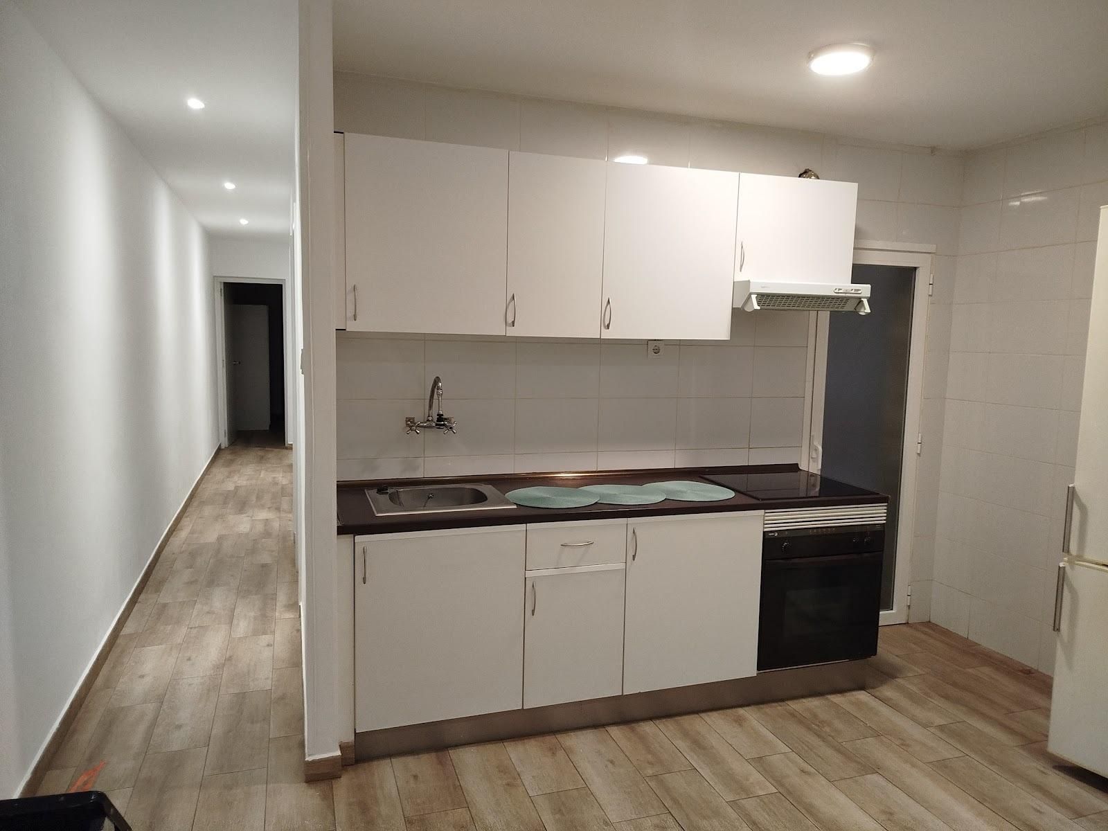 Cuina de Pis en venda en Castellón de la Plana / Castelló de la Plana amb Terrassa, Traster i Moblat