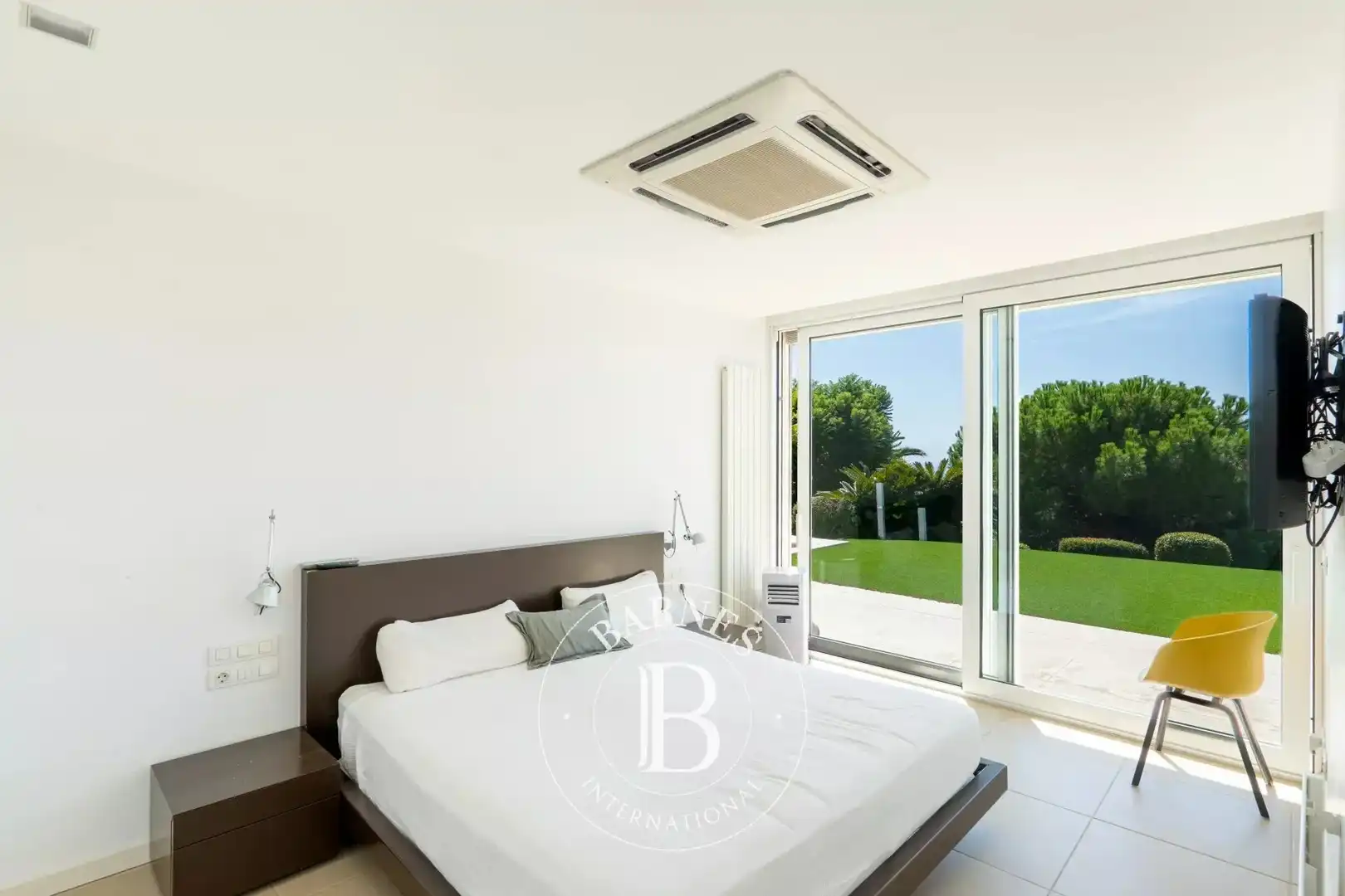 Schlafzimmer von Haus oder Chalet zum Verkauf in Sant Andreu de Llavaneres mit Klimaanlage, Heizung und Privatgarten