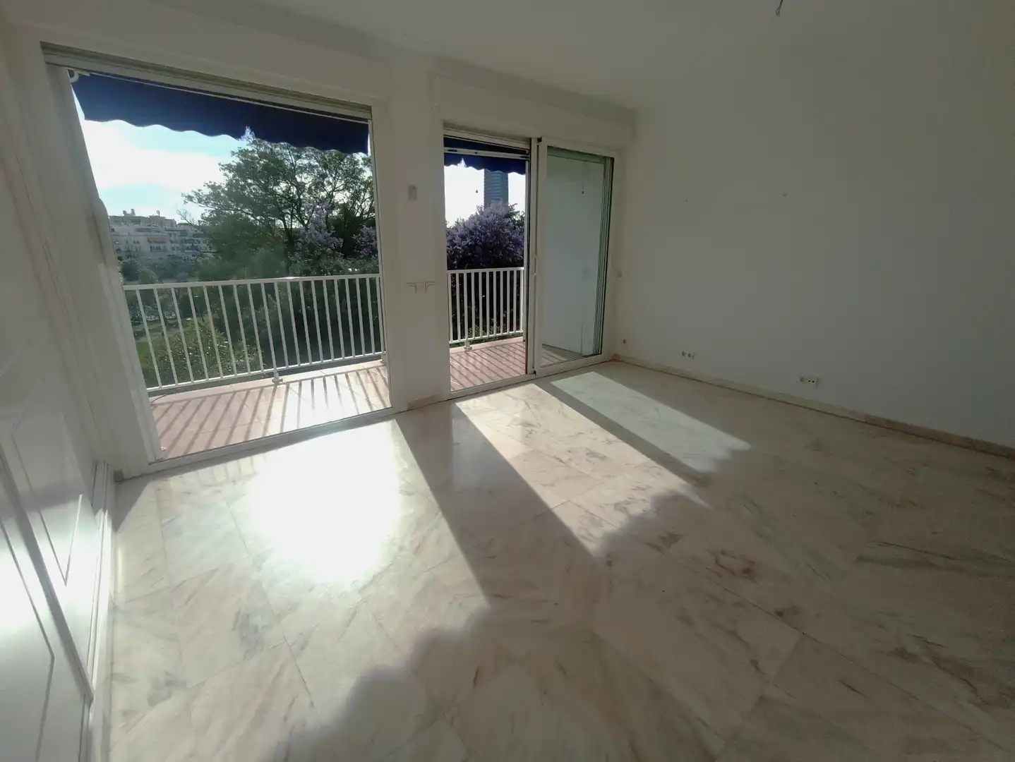 Balcony of Flat for rent in Sevilla  with Air Conditioner, Terrace and Storage room