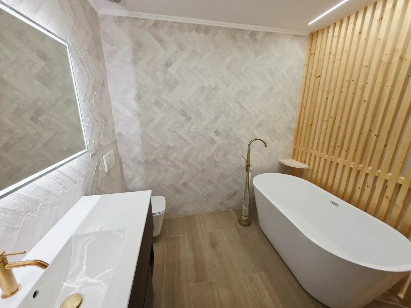Bathroom of Ground floor for sale in Castelldefels  with Air Conditioner, Heating and Terrace