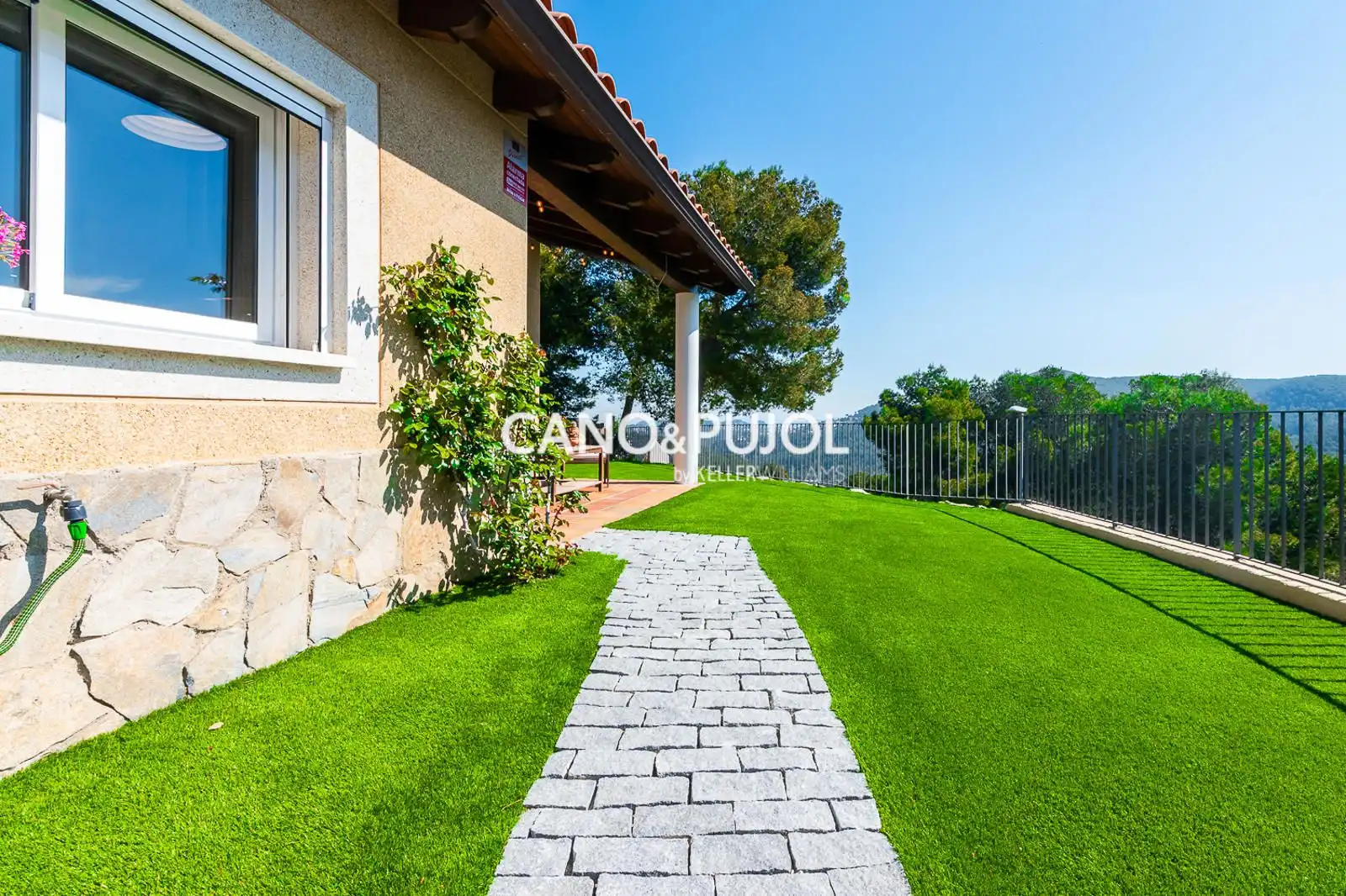 Casa o chalet en venta en Corbera de Llobregat con Calefacción, Terraza y Trastero