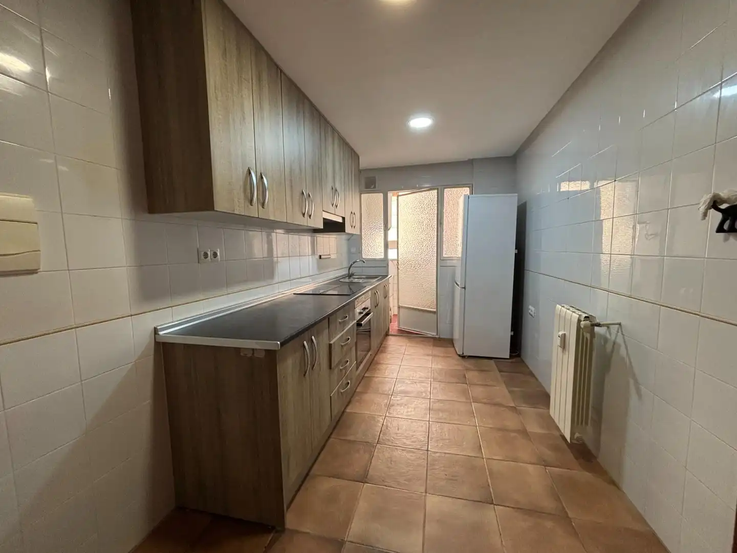 Cocina de Piso para compartir en Granada con Calefacción y Amueblado