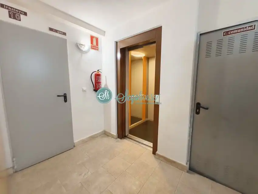 Piso en venta en Bernuy de Porreros con Calefacción, Terraza y Trastero