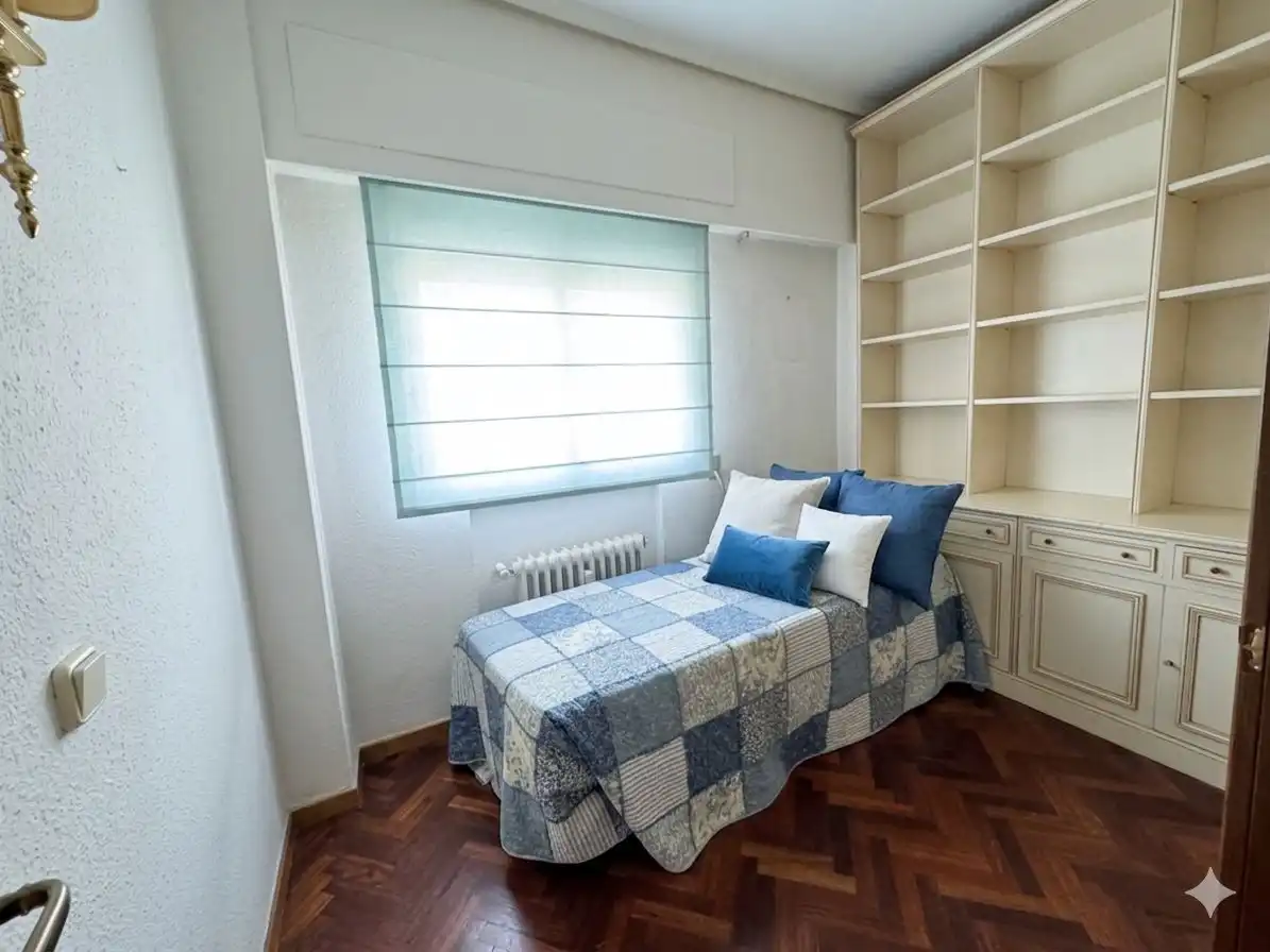 Wohnung zur Miete in Calle de Martín de los Heros, Argüelles
