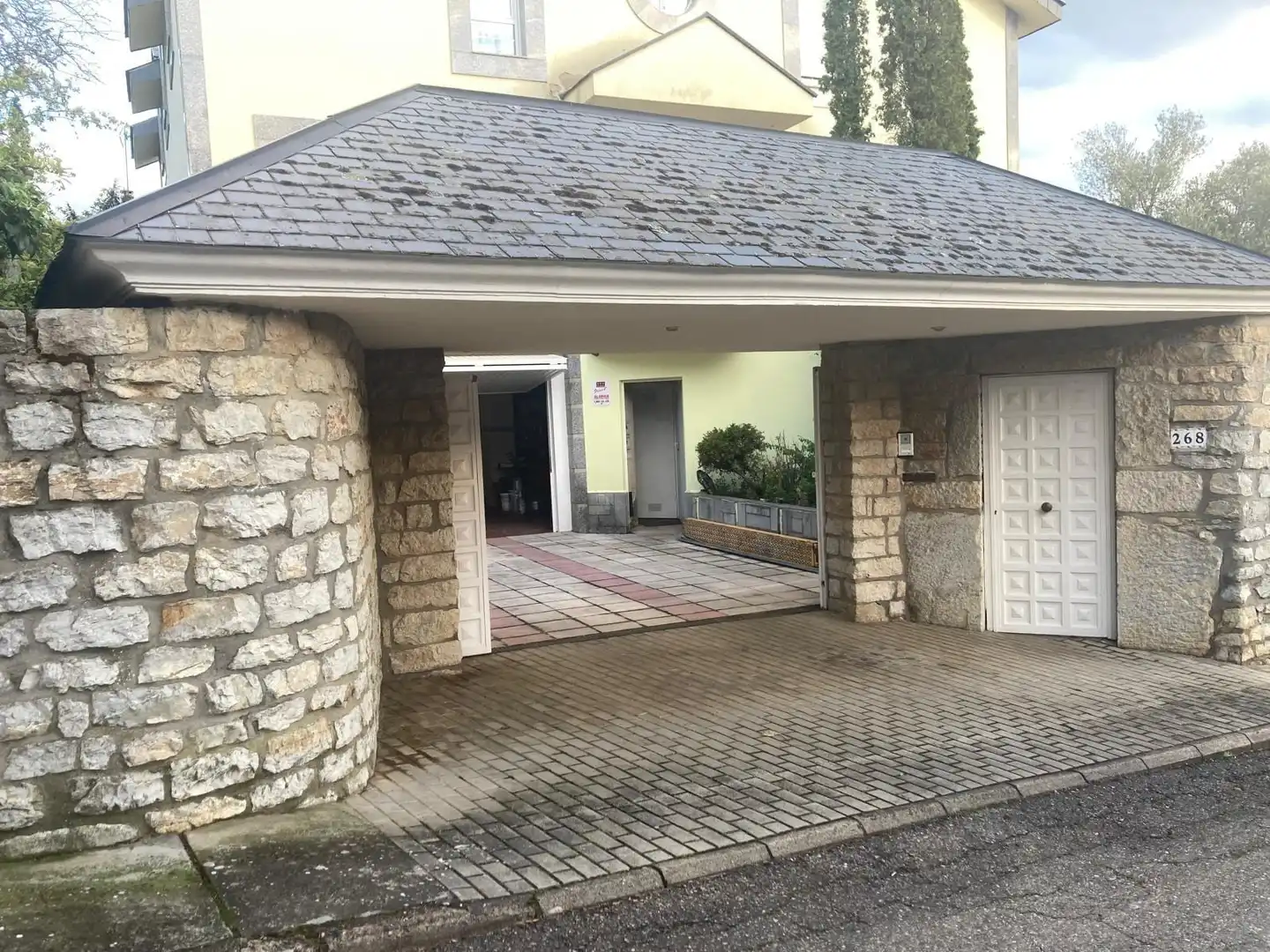 Parking de Casa o chalet en venta en Valdefresno con Calefacción, Jardín privado y Terraza