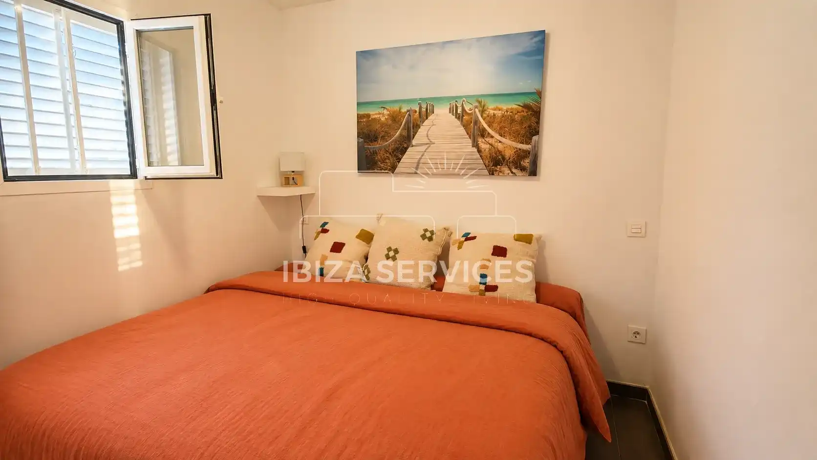 Schlafzimmer von Wohnung zum Verkauf in Sant Josep de sa Talaia mit Klimaanlage und Schwimmbad